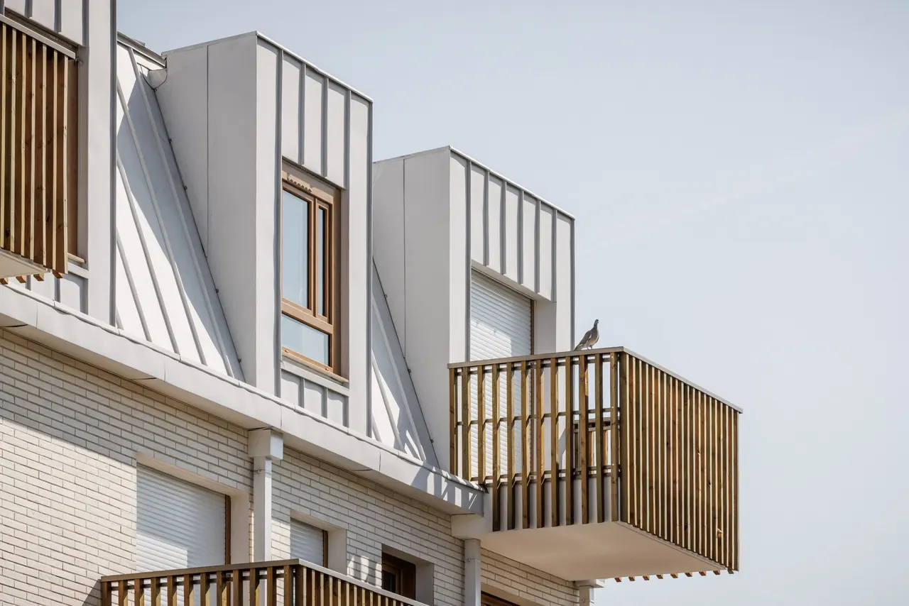 Photographie — Détail de façade — Les Jardins de Beauvoir, Bondy